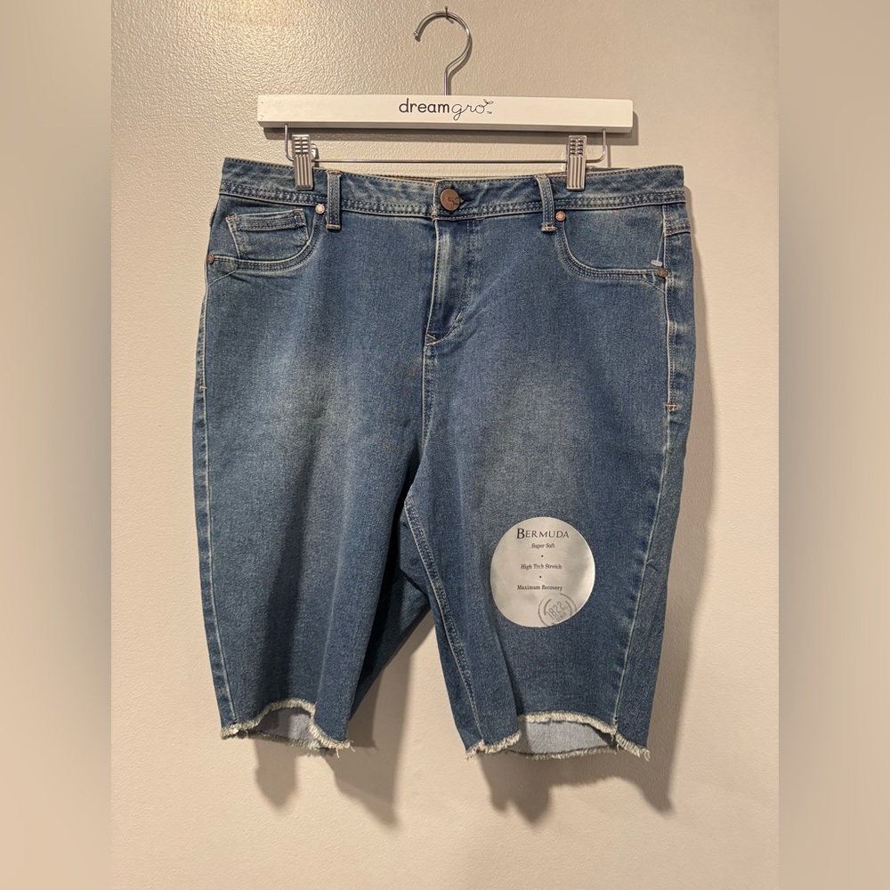 NWT 1822 Denim Bermuda Shorts size 16W